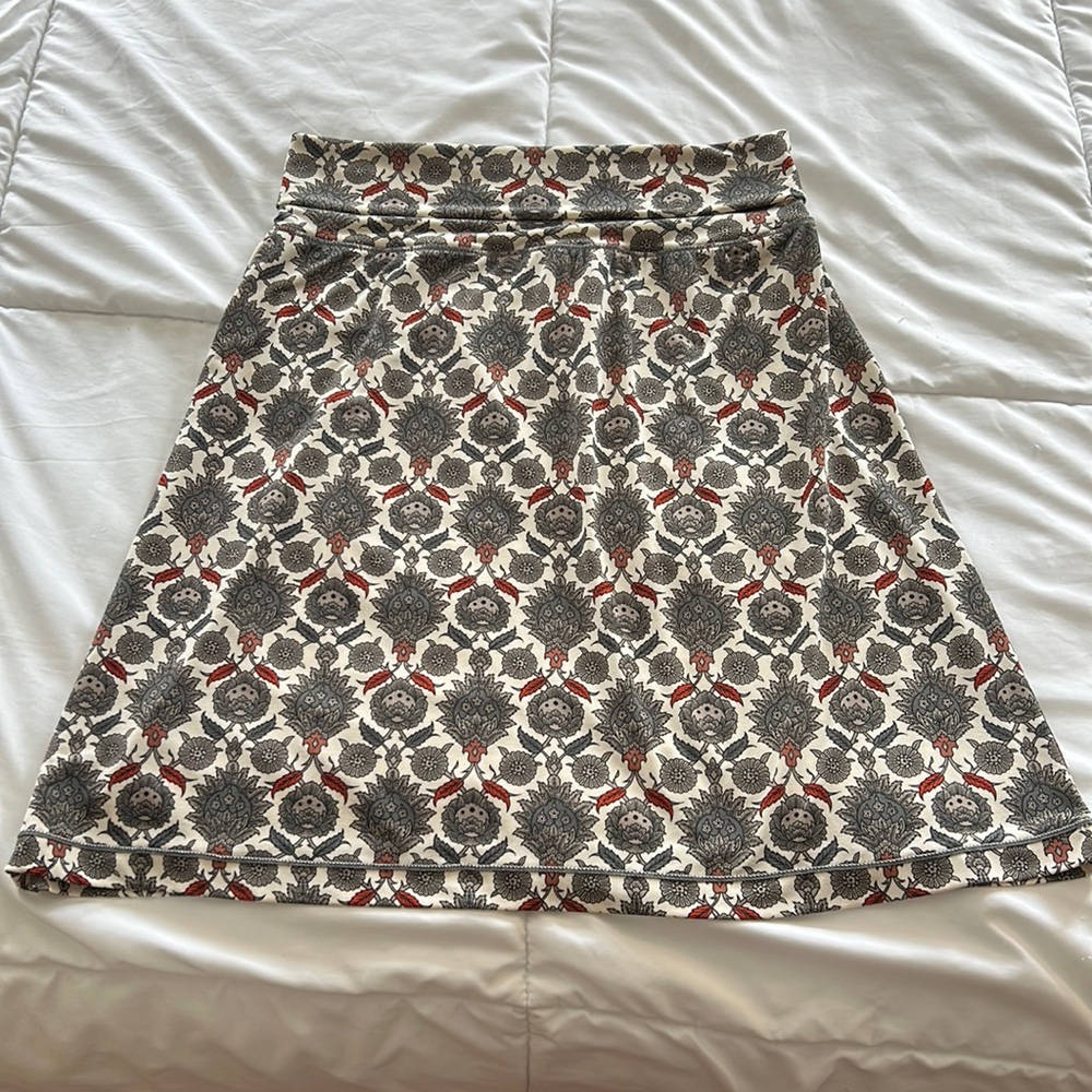 Max Studio skirt, size large.